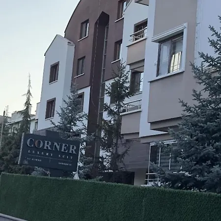 Corner Luxury Apartment