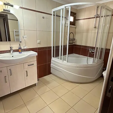 Corner Luxury *