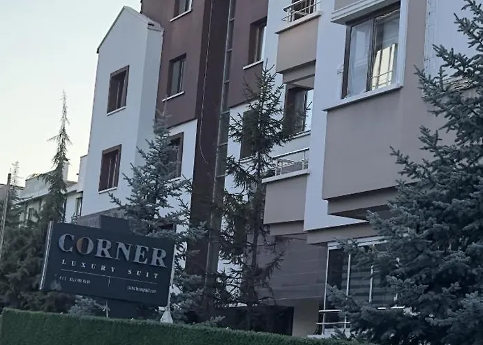 Corner Luxury Apartment