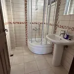 Corner Luxury *