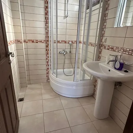 Corner Luxury *